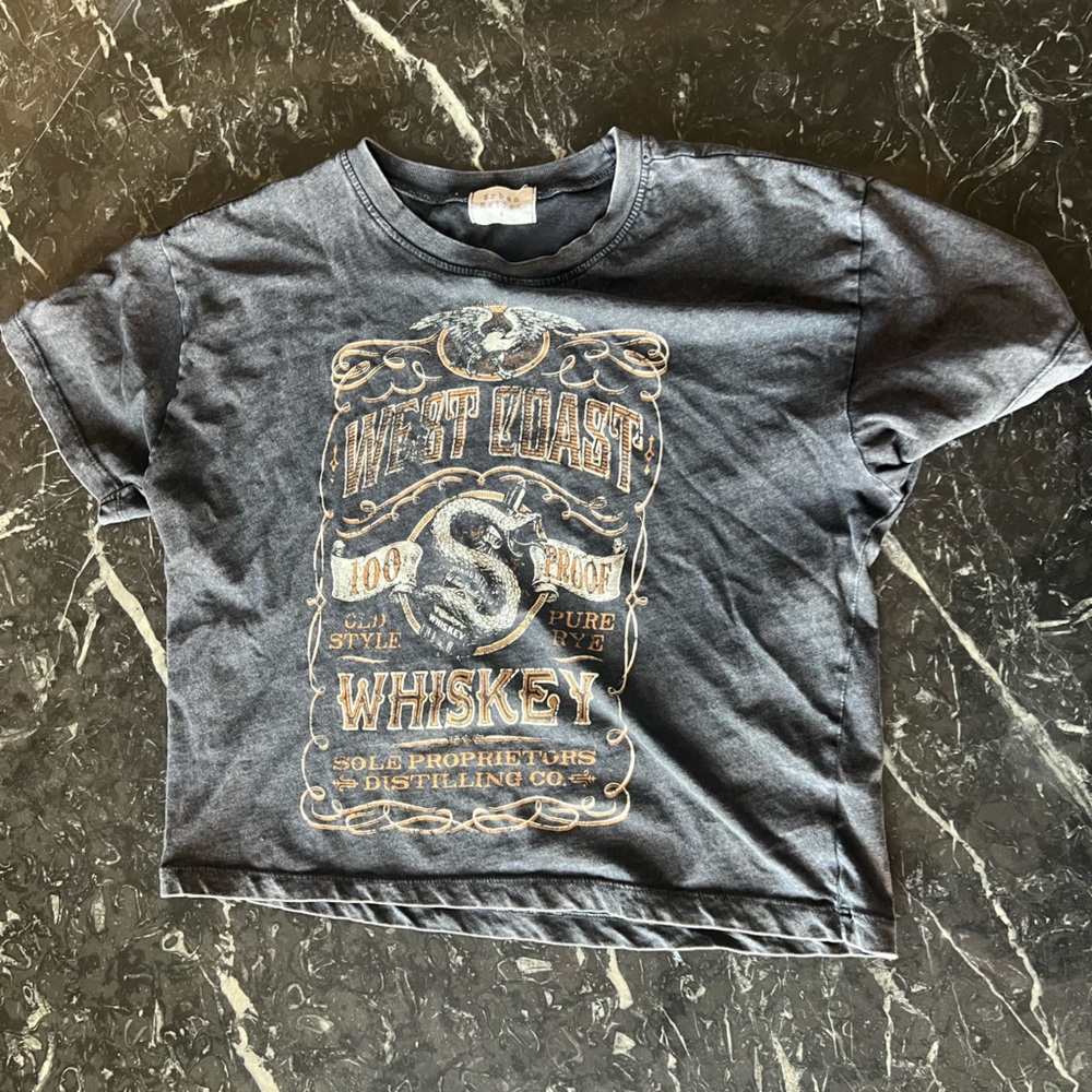 vintage graphic tee!!